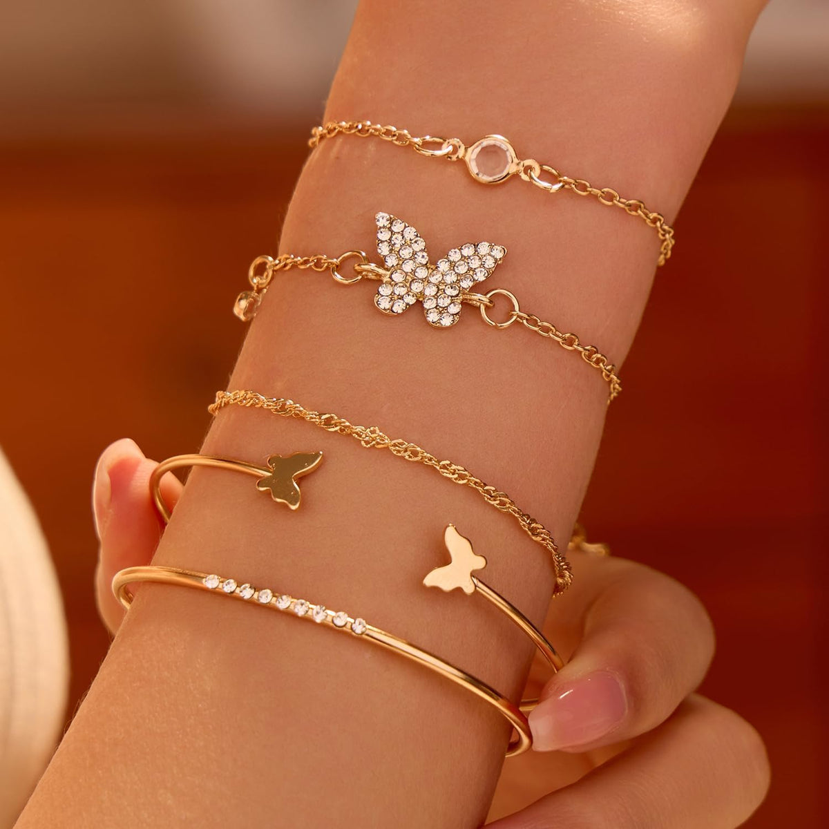 5 PCS Gold Bow Bracelets Set for Women, Elegant Butterfly and Pearl Accented Layered Bracelet Set - Delicate Fashion Jewelry
