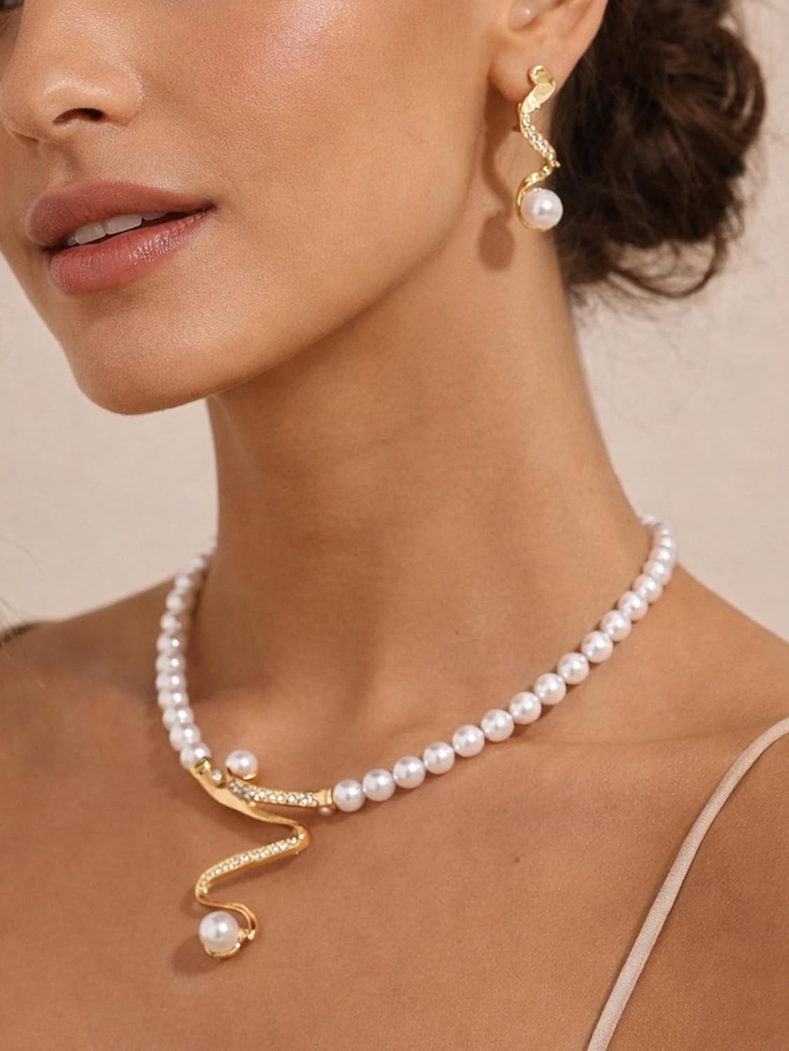 Elegant Pearl Necklace and Earrings Set for Women