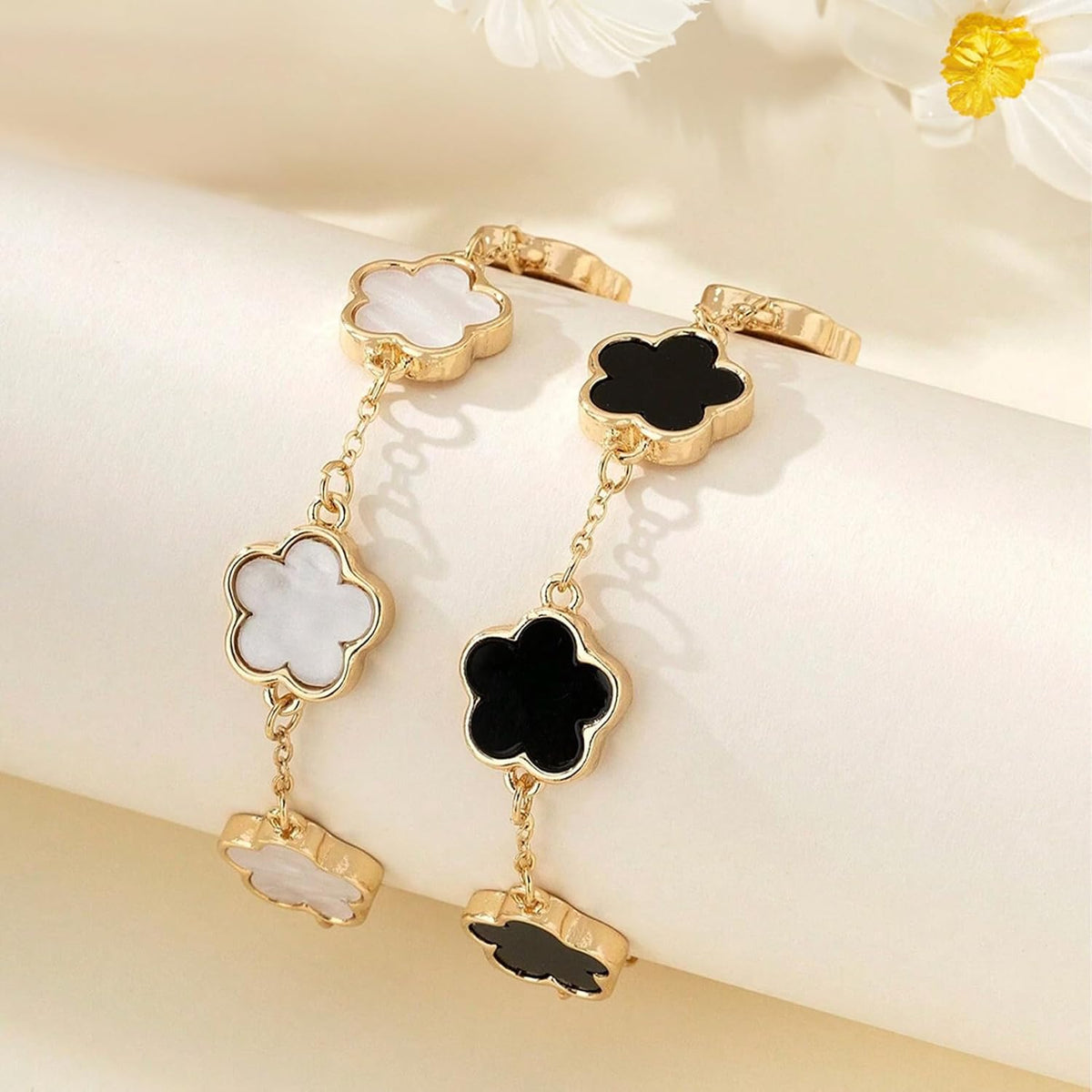 2 PCS Lucky Floral Bracelet Set for Women, Elegant Flower Chain Link Design, Charming and Timeless Jewelry, Great for Everyday Use and Special Events