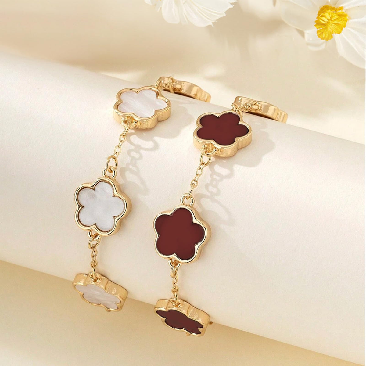 2 PCS Lucky Floral Bracelet Set for Women, Elegant Flower Chain Link Design, Charming and Timeless Jewelry, Great for Everyday Use and Special Events