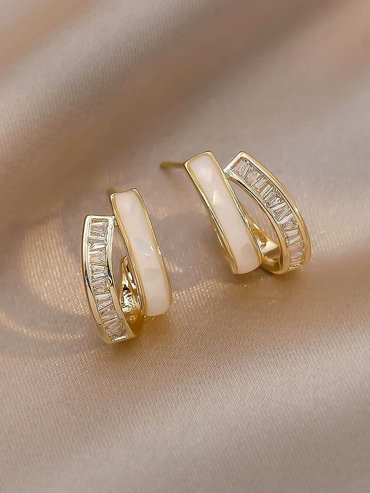 1 Pair Gold Cubic Zirconia Ring with Cat's Eye Stone - Stylish and Elegant Accessory for Everyday Wear
